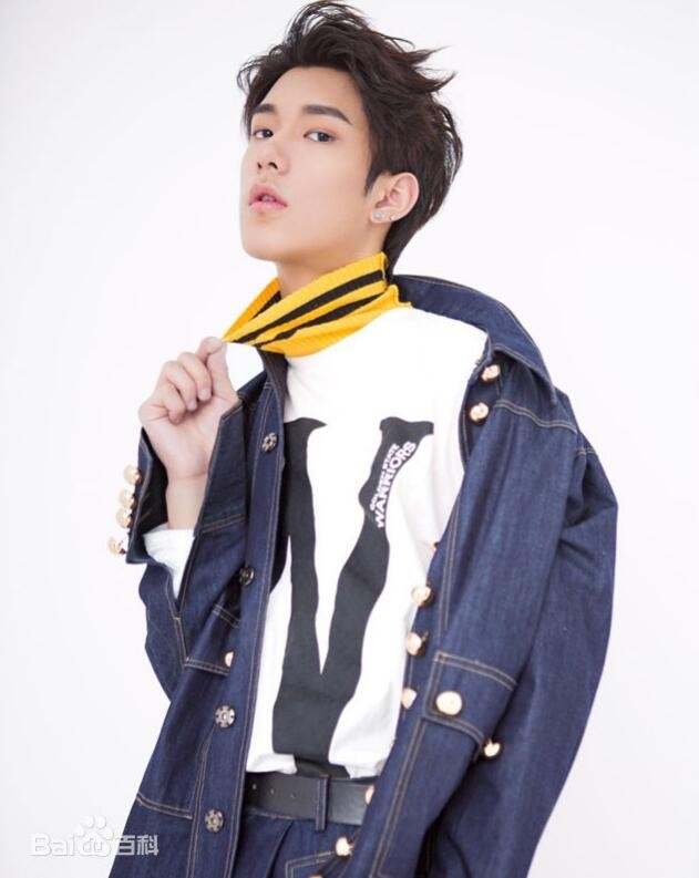 董子鸣帅气写真