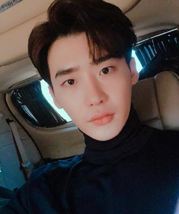 李钟硕生活照