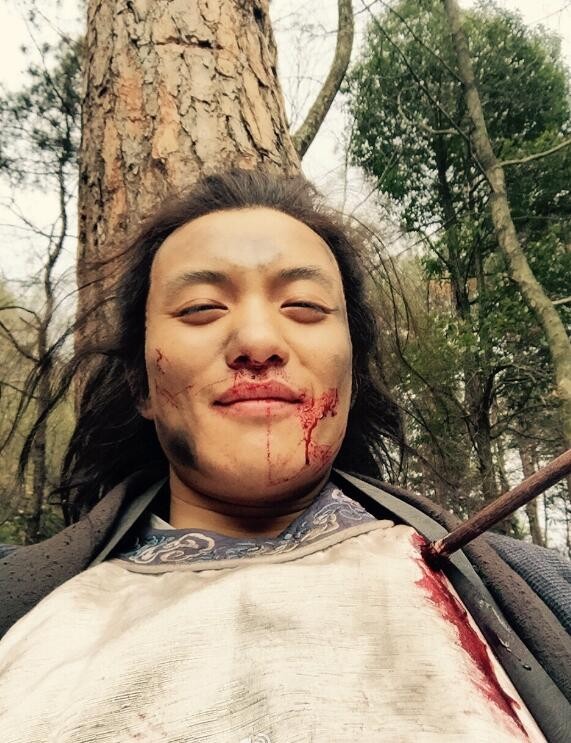 周一围幕后片场照