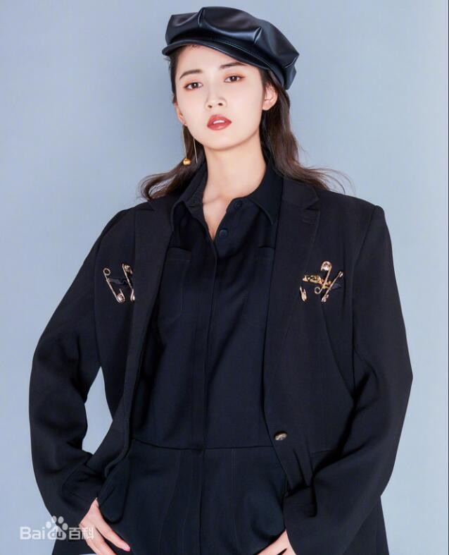 陈钰琪帅气写真