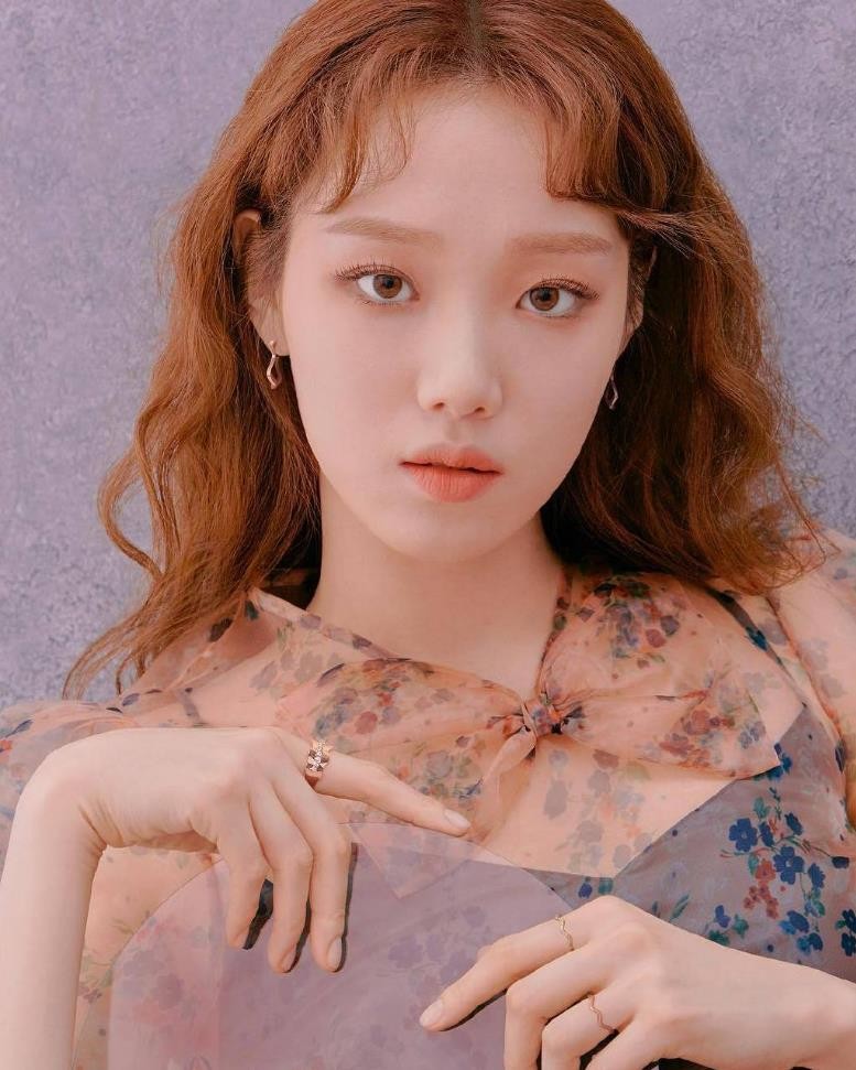 李圣经气质甜美写真