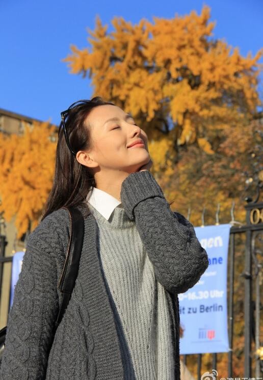 王靖云户外旅行照
