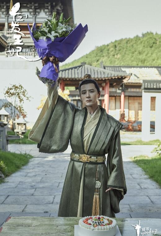 白发王妃片场照