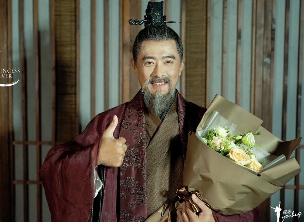 白发王妃片场照