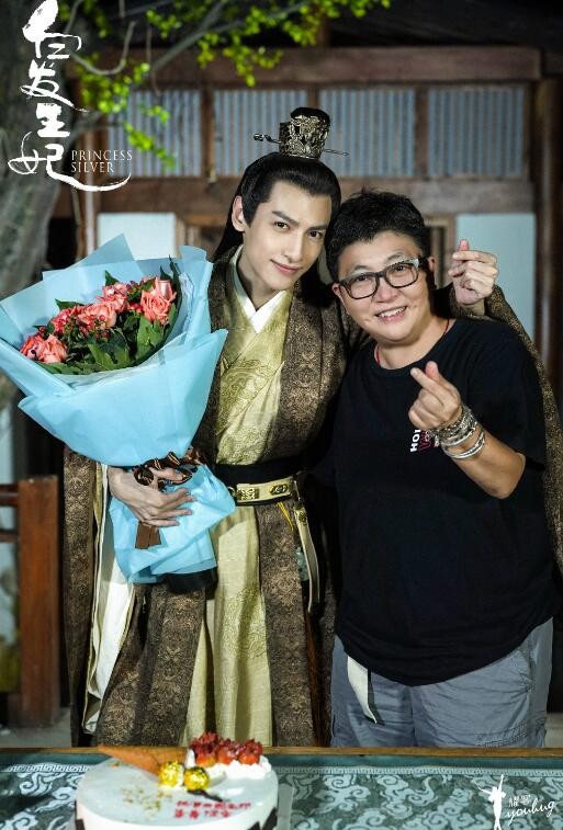 白发王妃片场照