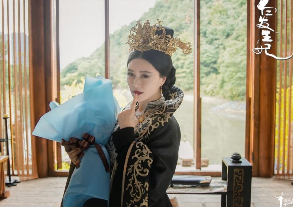 白发王妃片场照