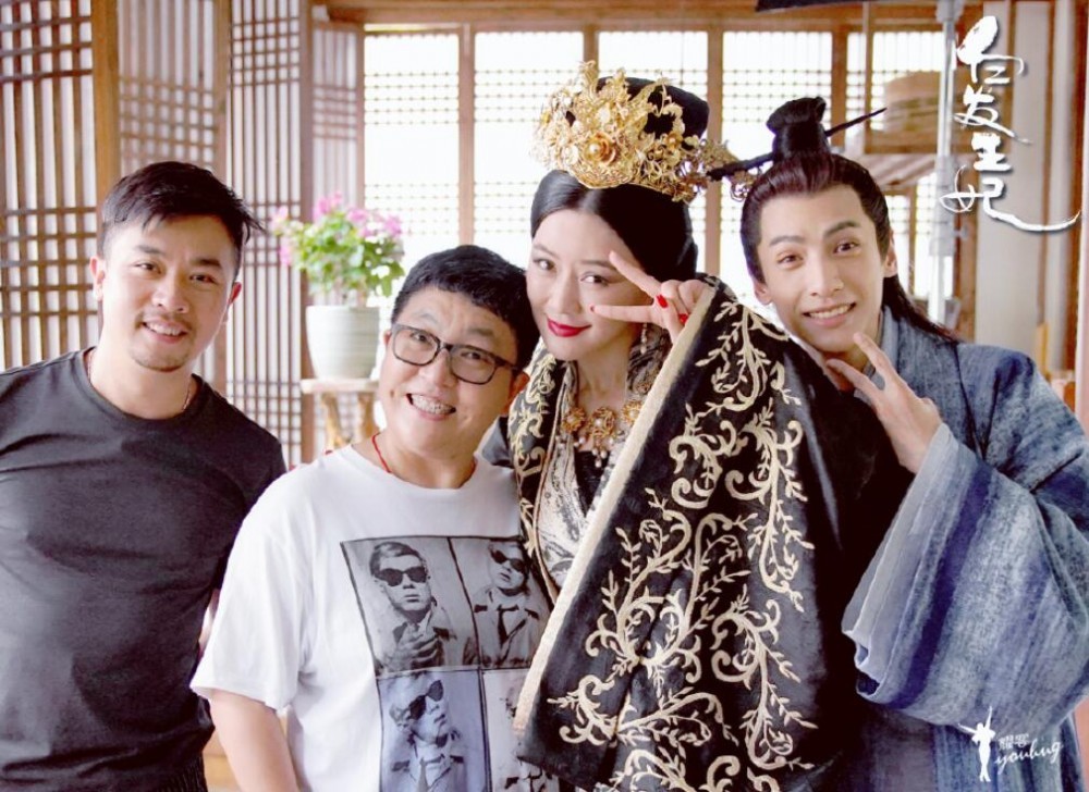 白发王妃片场照