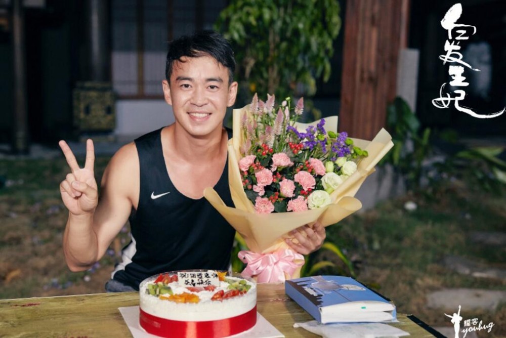 白发王妃片场照