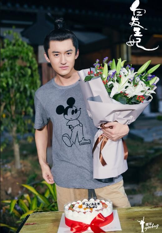 白发王妃片场照