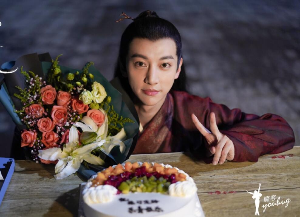 白发王妃片场照