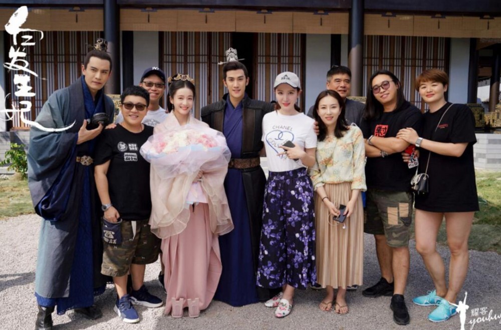 白发王妃片场照