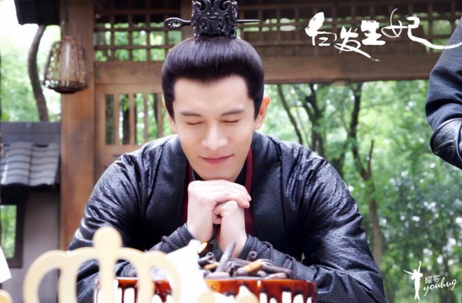 白发王妃片场照