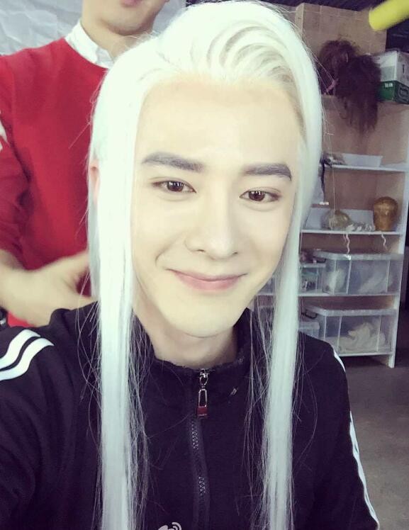 书亚信幕后片场照