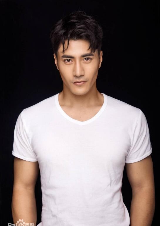 李晨浩硬汉写真