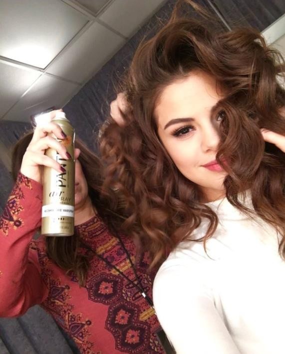 赛琳娜戈麦斯个人资料简介 赛琳娜戈麦斯自拍照