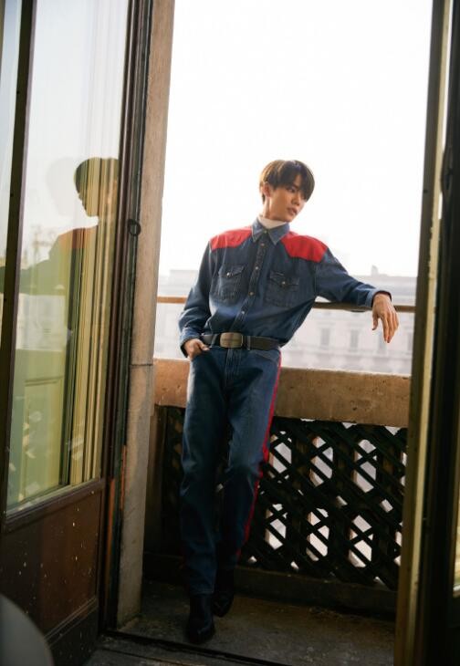 林彦俊街拍大片