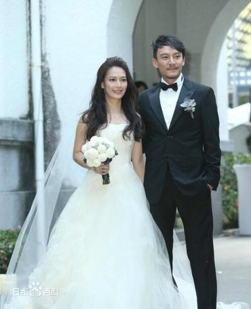 张震和老婆庄慧茹合照