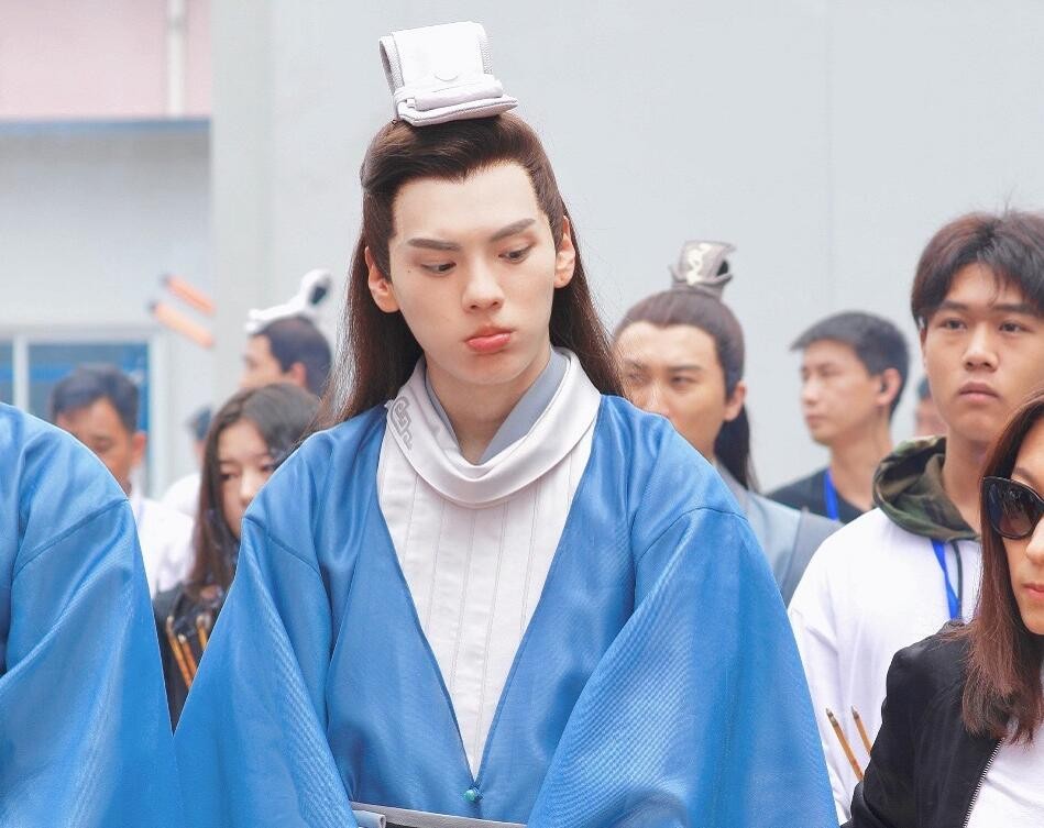 漂亮书生片场照
