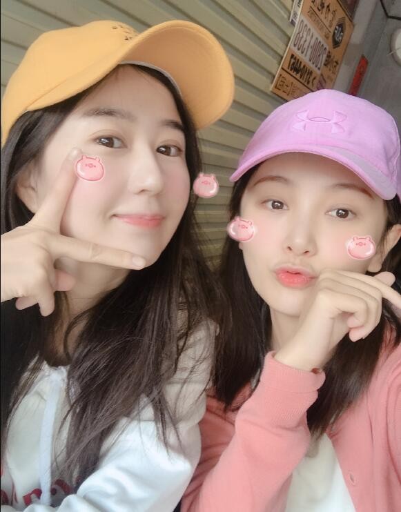 鲁佳妮朋友合照