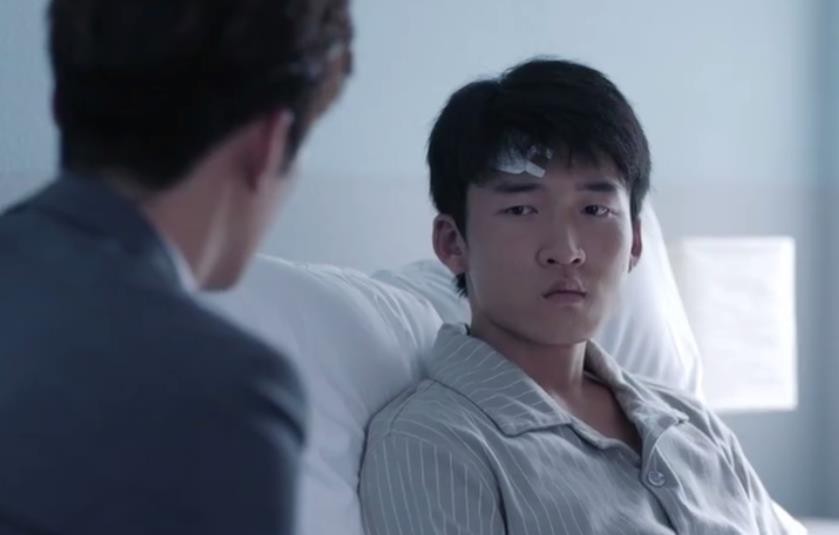 爱上你治愈我杨飞得了什么病？杨飞为什么会有暴力倾向？