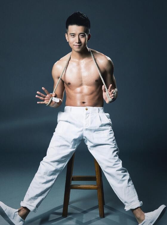 孙绍龙肌肉大片