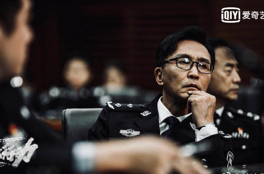 破冰行动李飞和李维民是什么关系?两人是父子吗?