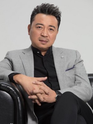 张晞临