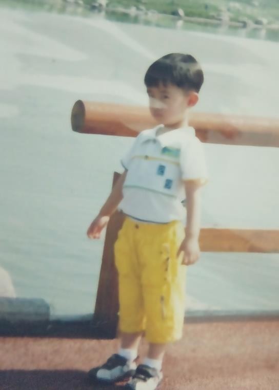 王一鸣童年照