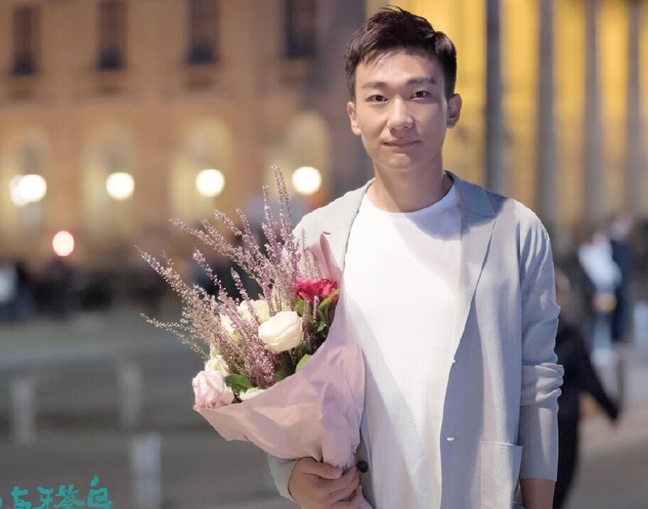 鳄鱼与牙签鸟片场照