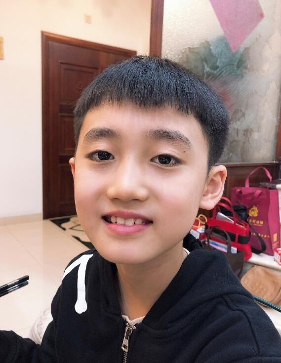 焉栩嘉家人照片