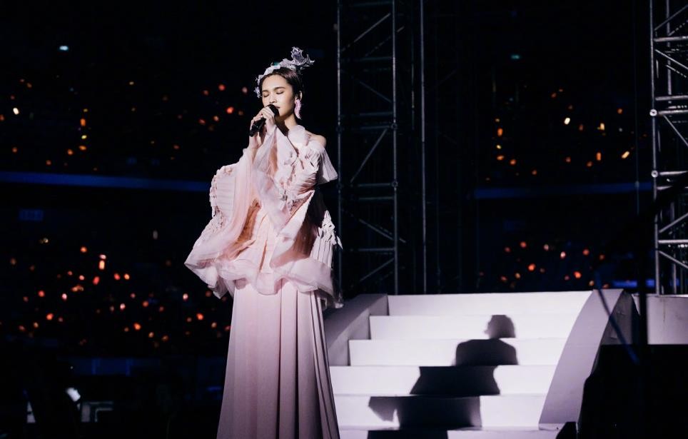 杨丞琳演唱会照