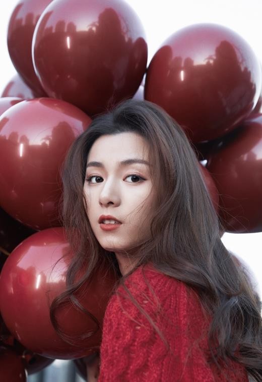 郑舒环甜美气质写真