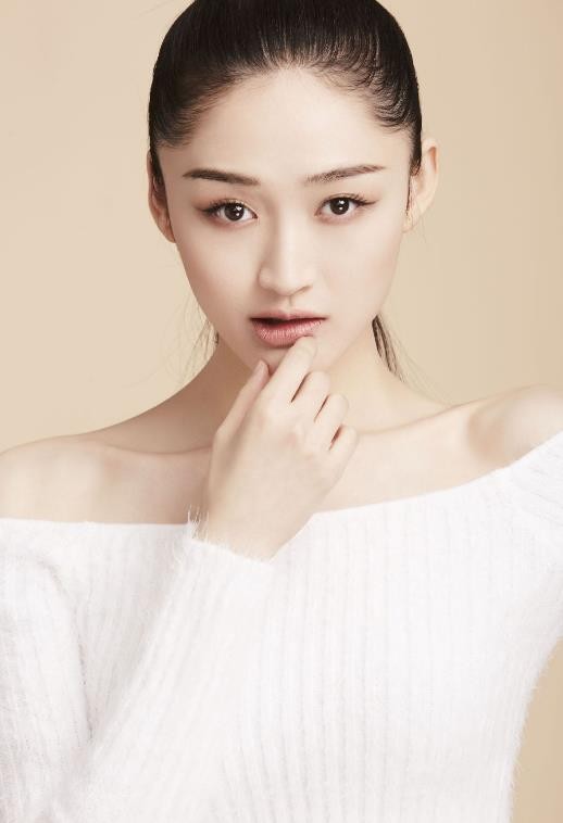 带着爸爸去留学朱露莎是谁饰演的？朱露莎扮演者康可人个人资料、写真及生活照欣赏