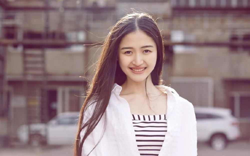 带着爸爸去留学朱露莎是谁饰演的？朱露莎扮演者康可人个人资料、写真及生活照欣赏