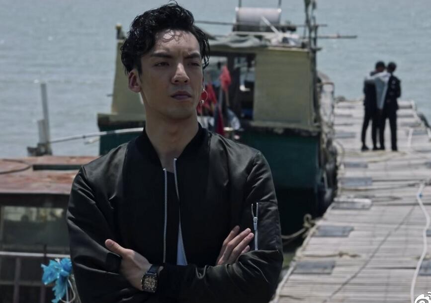 破冰行动钟伟是好人还是坏人?钟伟是卧底吗?钟伟和李维民、赵嘉良是什么关系?