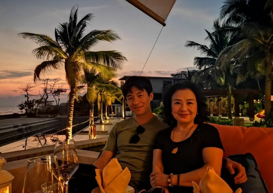 李东恒个人资料简介 李东恒和妈妈合照