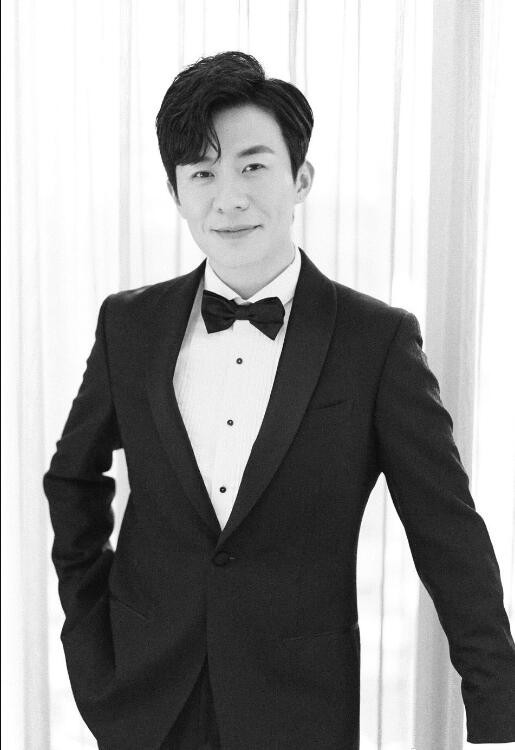 李东恒绅士写真