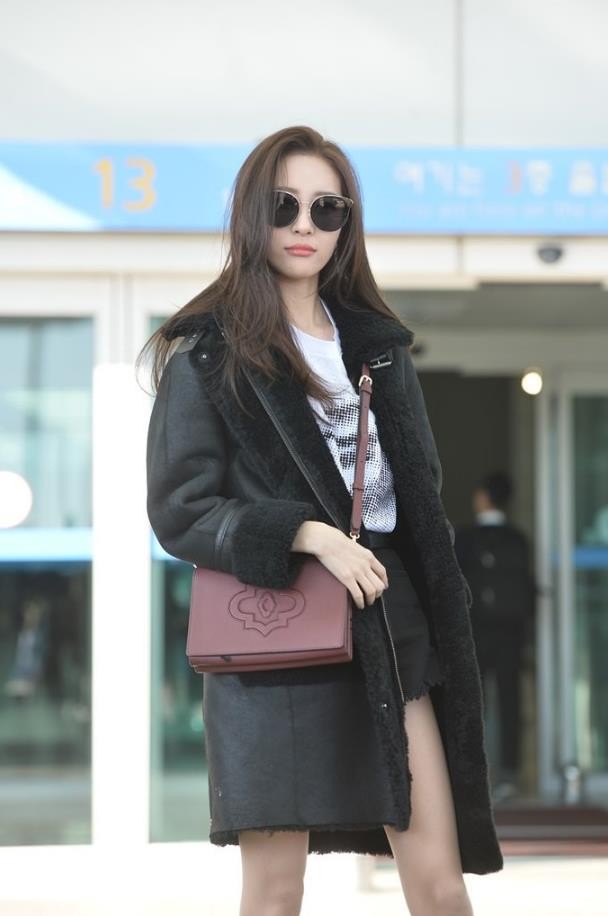 郑秀妍个人资料简介 郑秀妍机场照