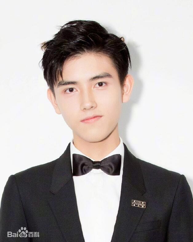 陈飞宇西装写真