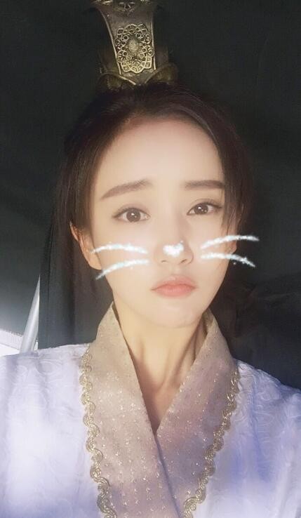 赵予熙片场照