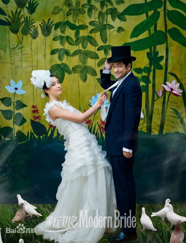 龚蓓苾和老公伍仕贤合照