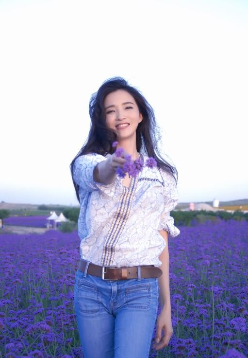 龚蓓苾街拍写真