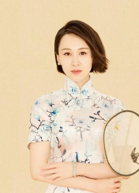 练练旗袍装写真