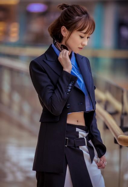 练练时尚穿着写真