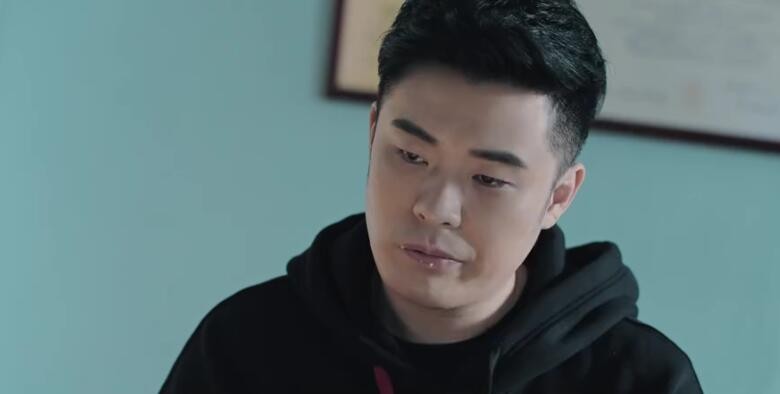 《动物管理局》四爷真的死了吗?四爷是普通的狗还是转化者?