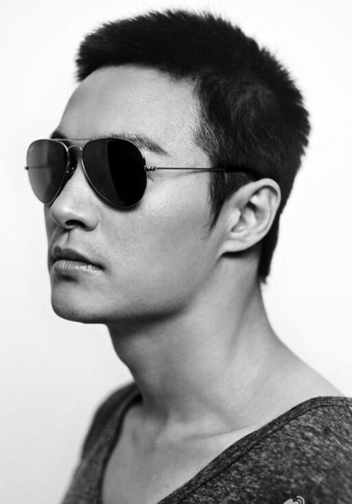 郑国霖帅气写真