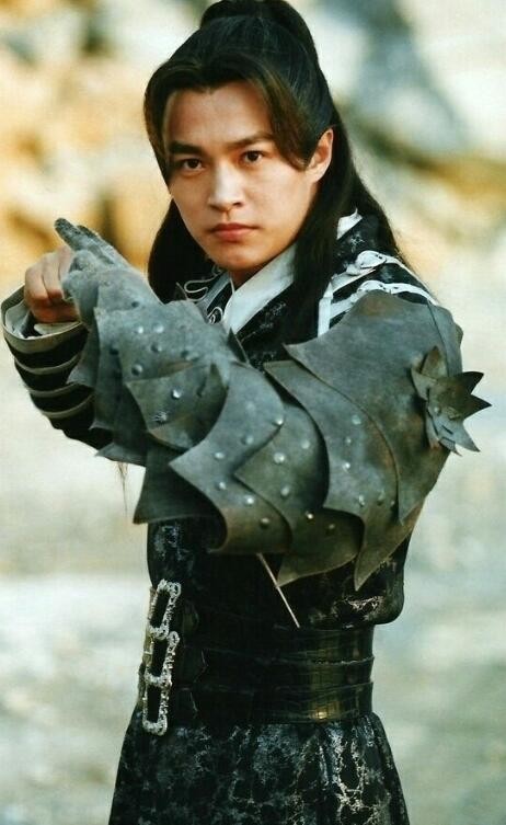 郑国霖早期古装照