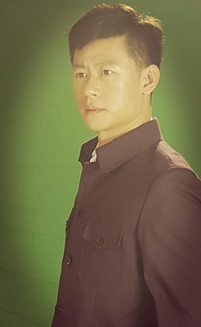 李健定妆照
