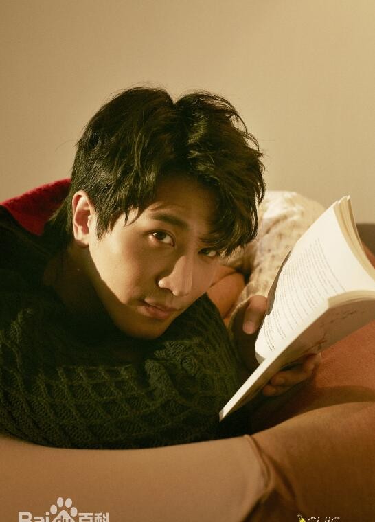 彭冠英街拍大片