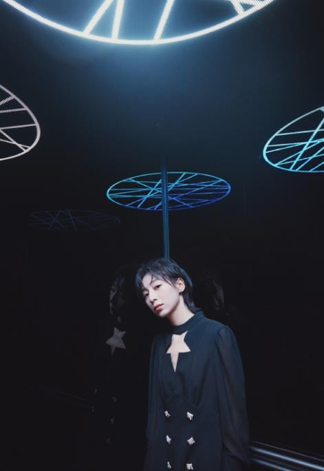 吴雅君个性写真